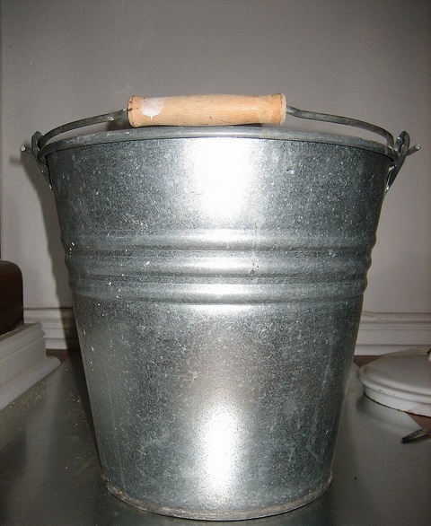 urine bucket