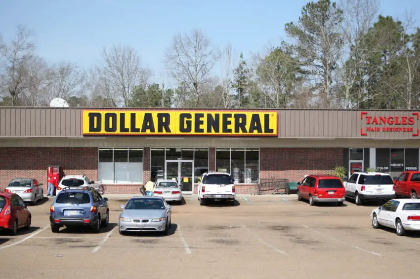 cashier pays bill