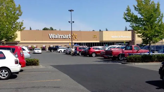 criminals at walmart