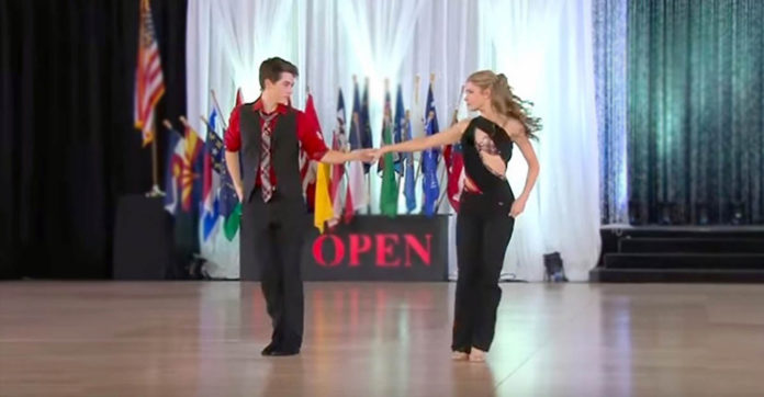 teenage-swing-dancers