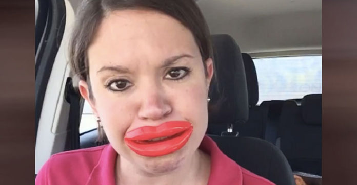 womans-hilarious-review-facial-slimmer