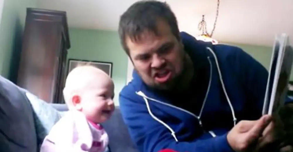 отец рвал дочь. отец рвал дочь. убийство в таврическом районе омской области. мать избила своего ребёнка. маленькая девочки в больнице с ожогами.