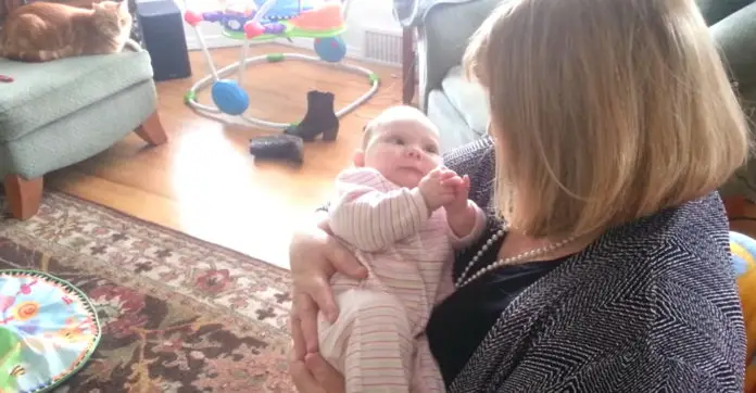 grandma-sings-for-newborn