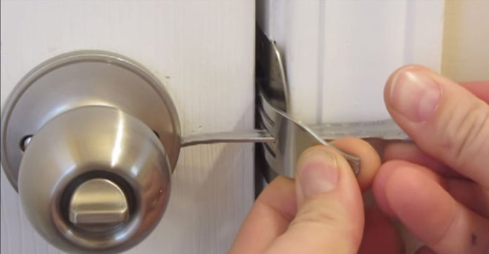 lifehack-secure-room-door