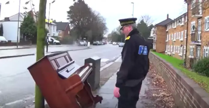police-spots-abandoned-piano