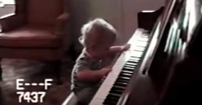 baby-no-eyes-piano