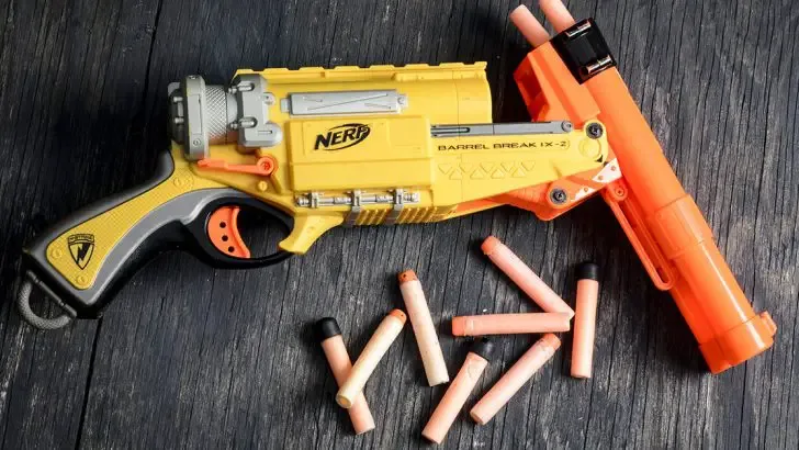 boy loses eye shot nerf gun