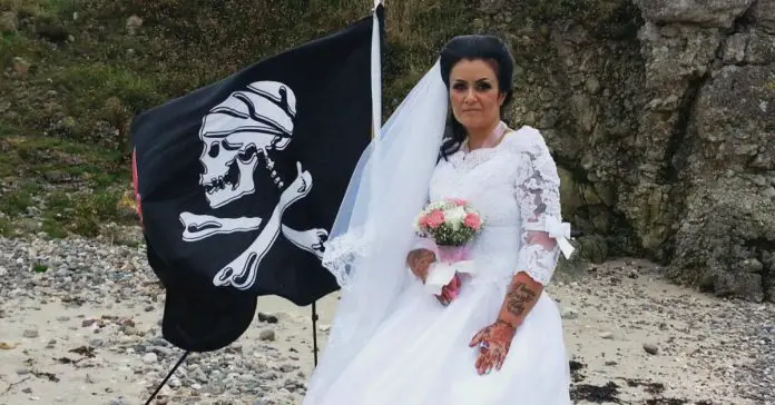 Woman Married 300-Year-Old Pirate Ghost Woman Married 300-Year-Old Pirate Ghost