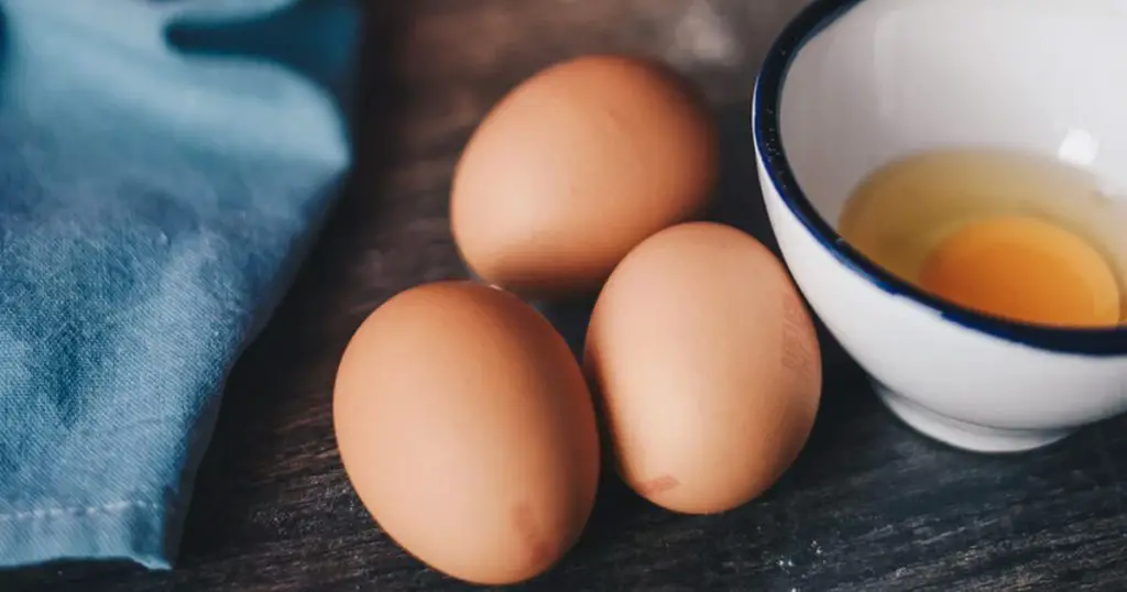 How To Tell If Eggs Are Bad Or Good 6 Easy Ways To Check 🥚🥚