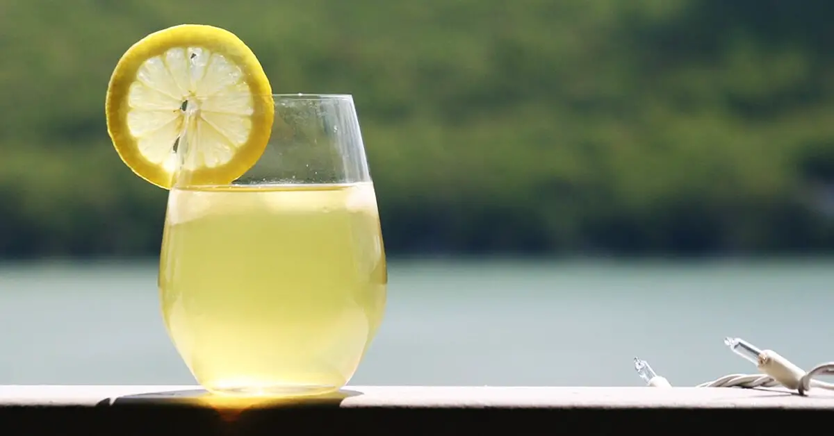 Here’s What Happens To Your Body After Drinking Some Lemon Juice