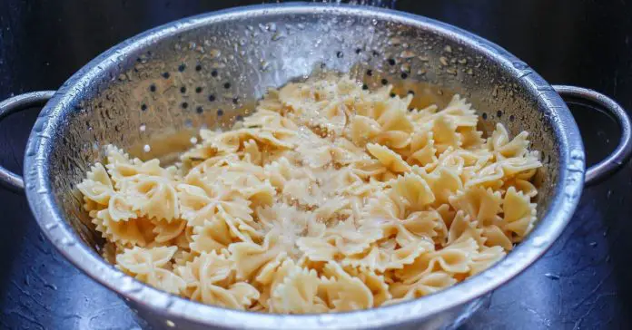 stop-draining-pasta-in-the-sink